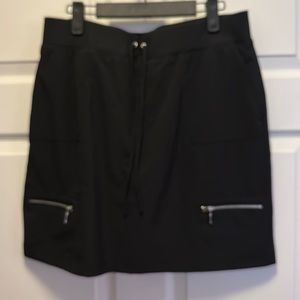 Chico’s zenergy (skort) black size 1